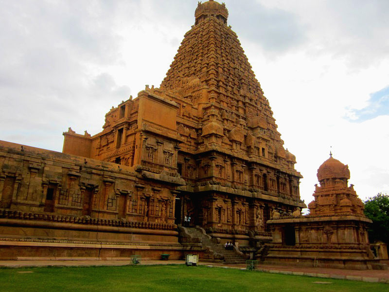 Tanjore
THANJAVUR
RAJARAJA
CHOLA
TEMPLE